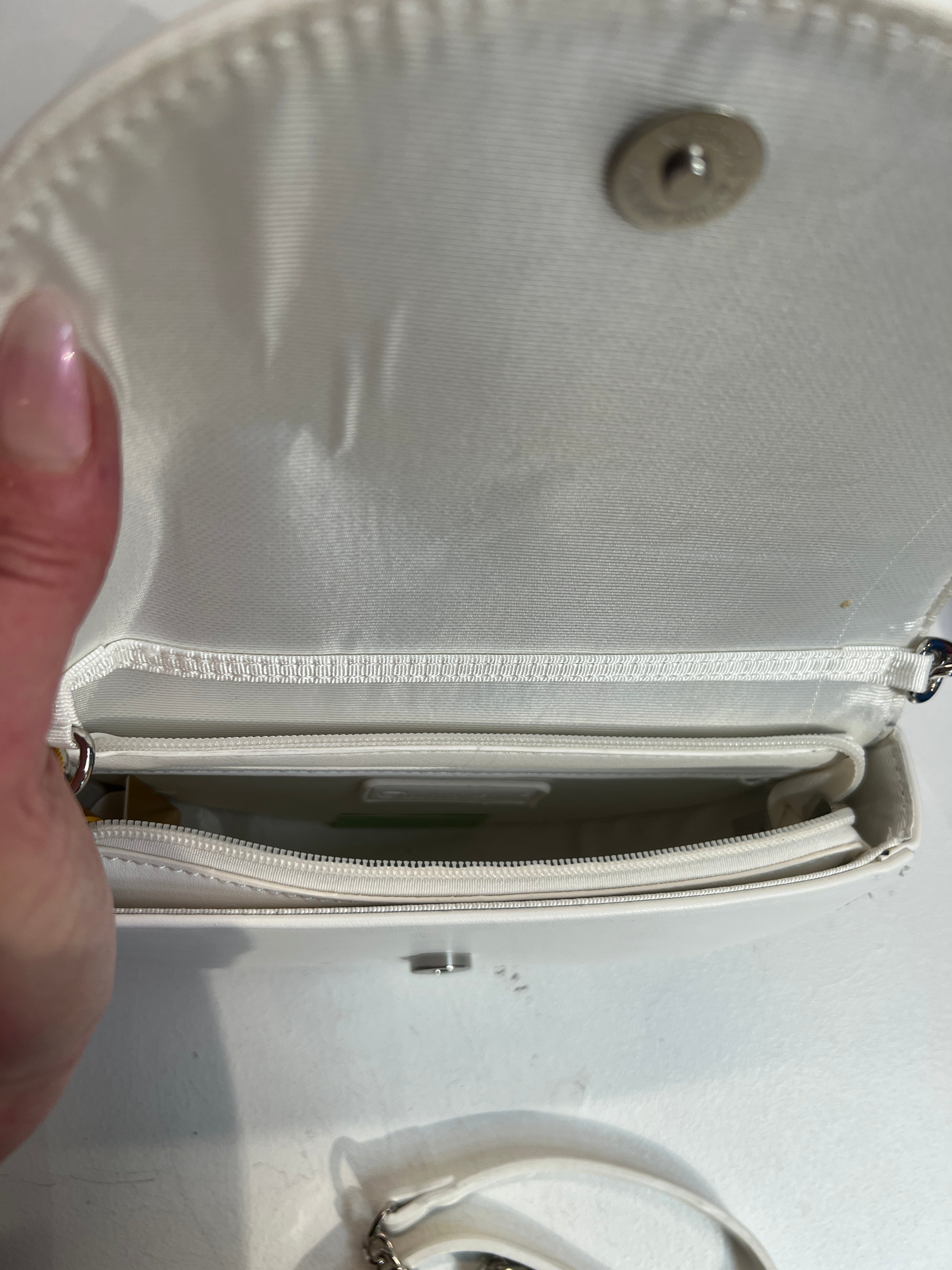 Rose - Liten handväska med stenimitation och silverkedja